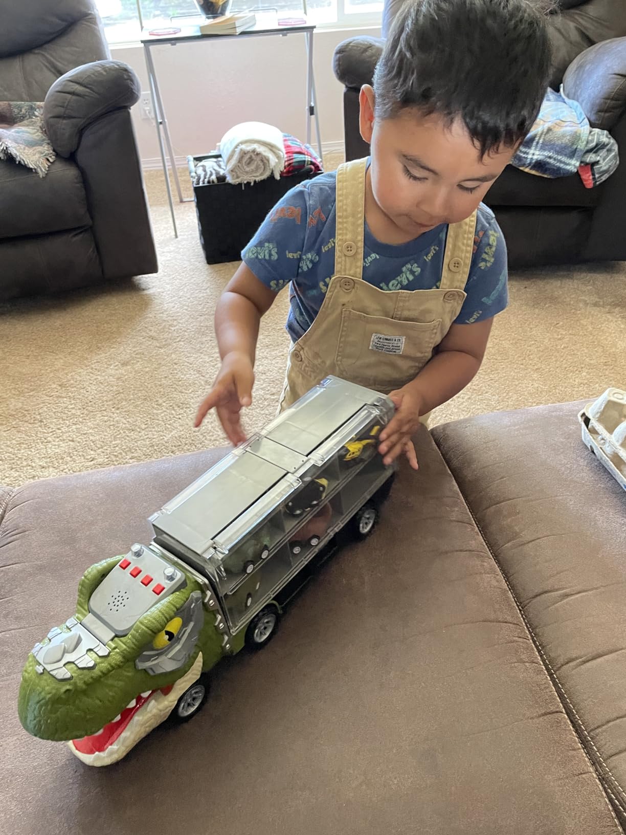 Teresa A. Miranda's customer photo of the dinosaur carrier